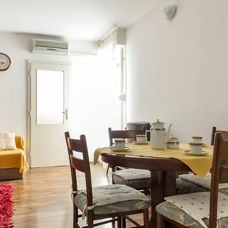 Deni Apartamento Split