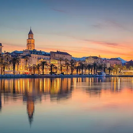 Deni * Split